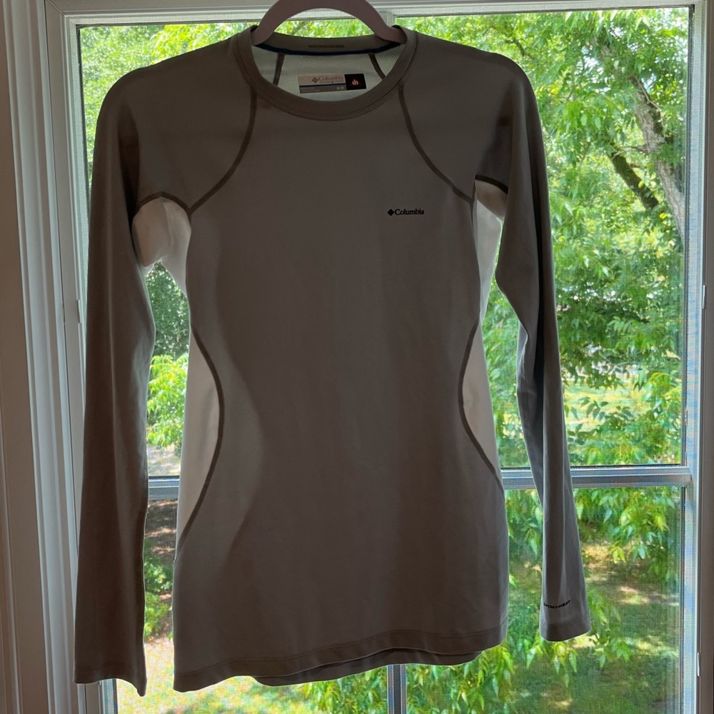 Columbia thermal grey and white shirt